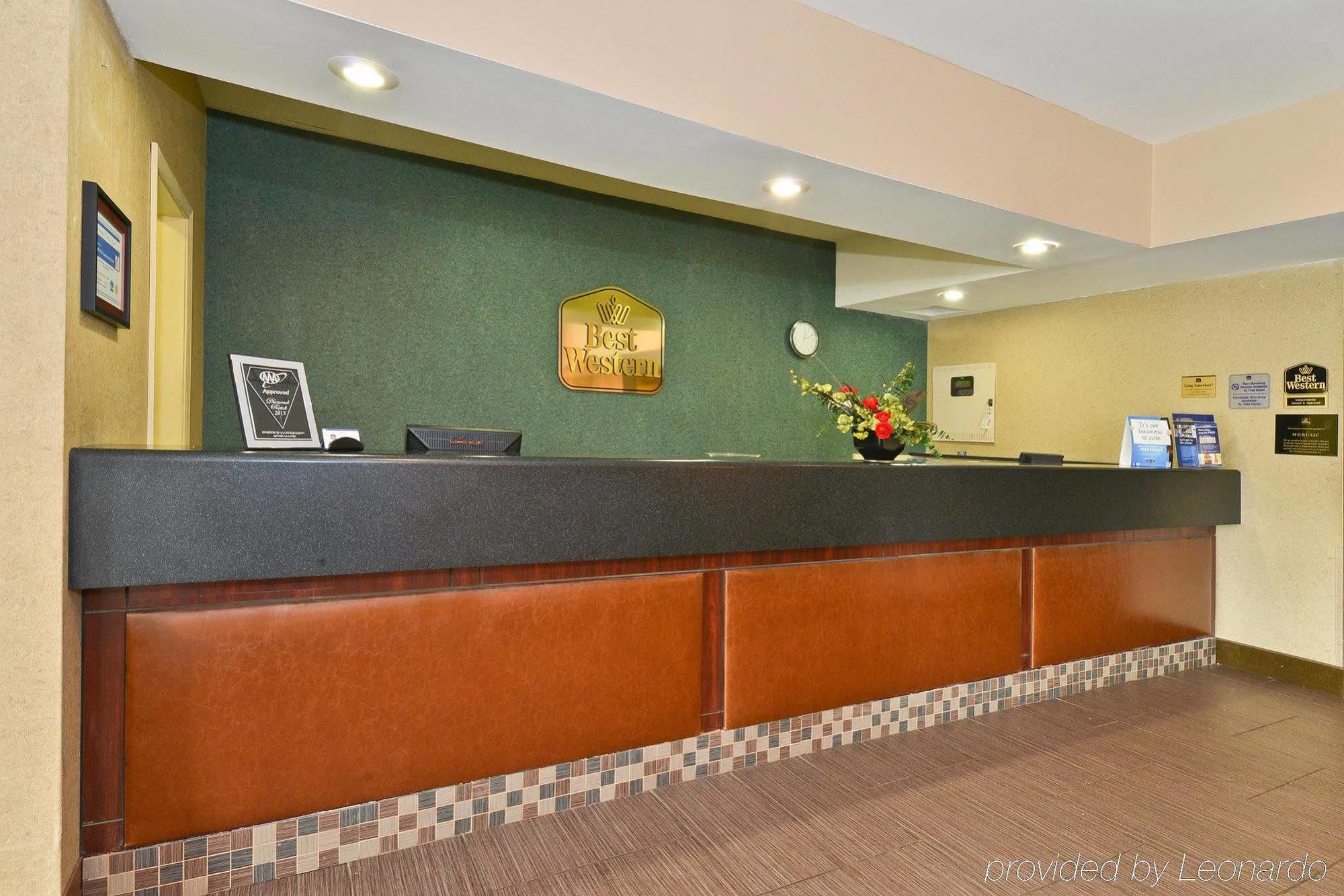 Holiday Inn Express & Suites Evansville North By Ihg Warrenton Exterior photo