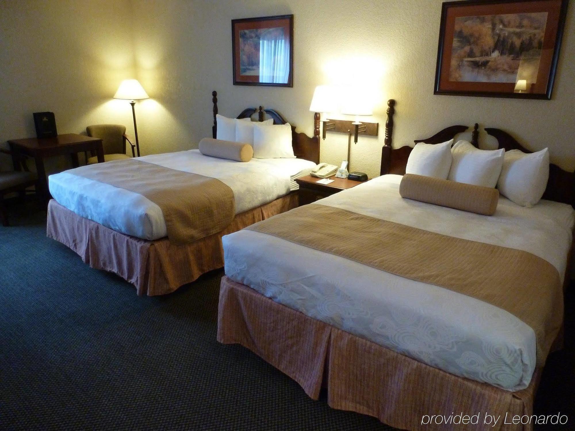 Holiday Inn Express & Suites Evansville North By Ihg Warrenton Room photo