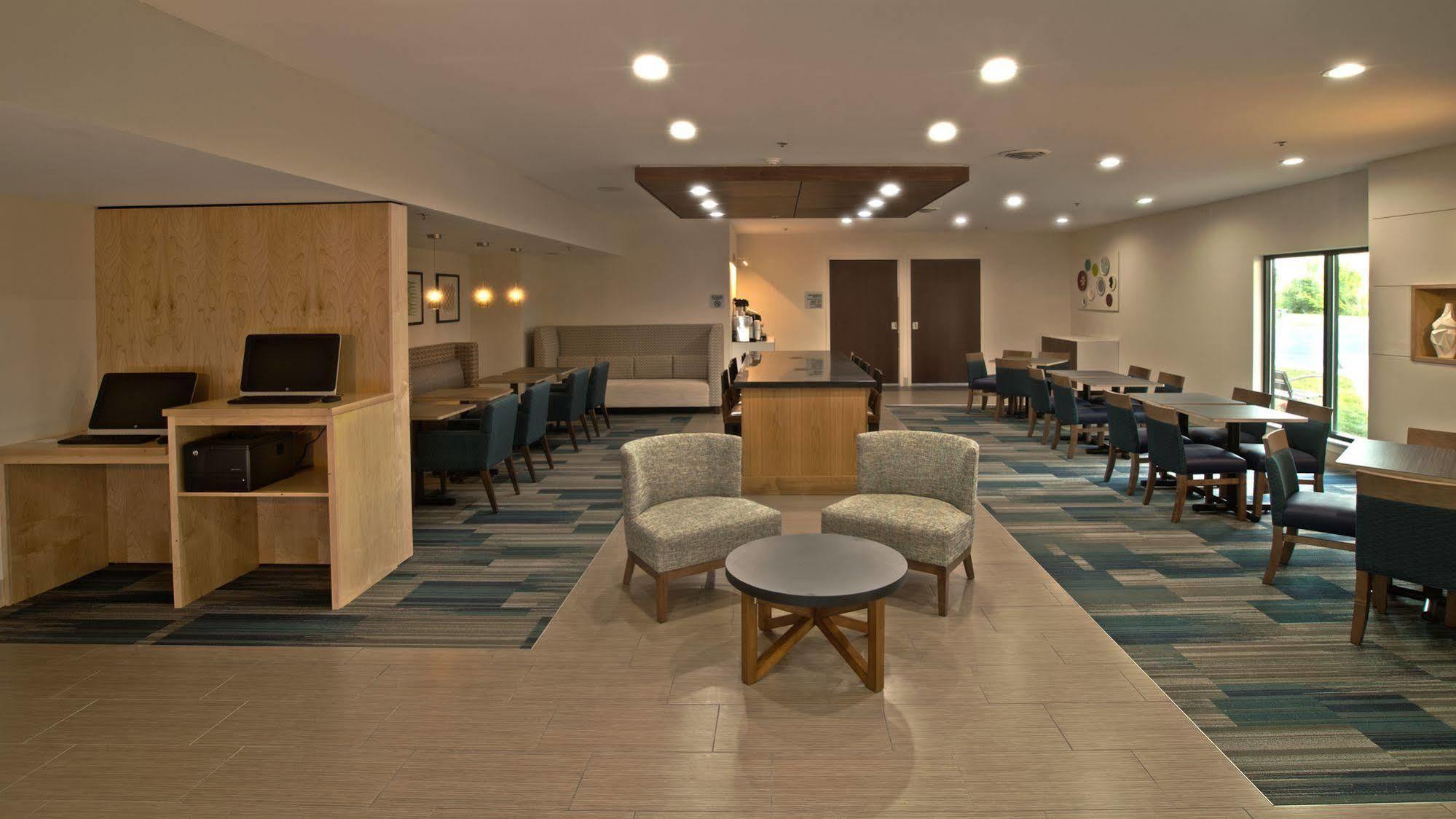 Holiday Inn Express & Suites Evansville North By Ihg Warrenton Exterior photo